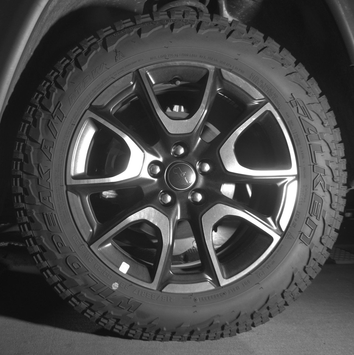 Used 2025 Jeep Compass Trailhawk AWD/4WD image 14