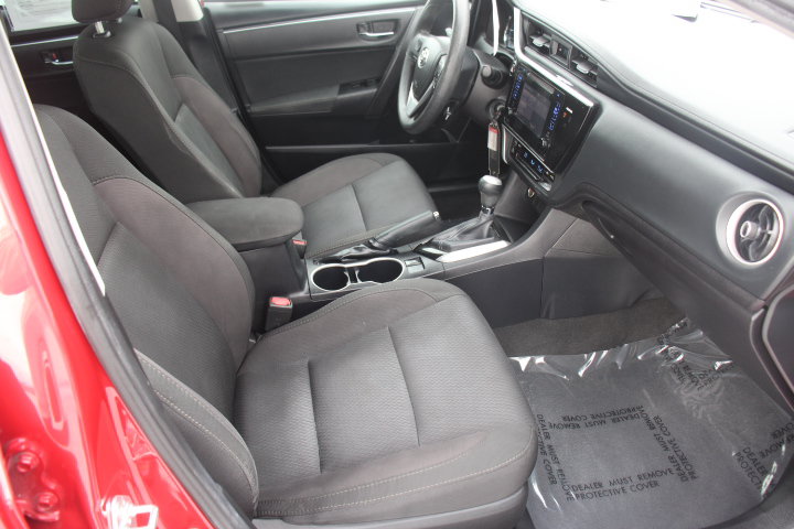 Used 2017 Toyota Corolla LE w/ Carpet Mat Package (TMS) FWD image 18