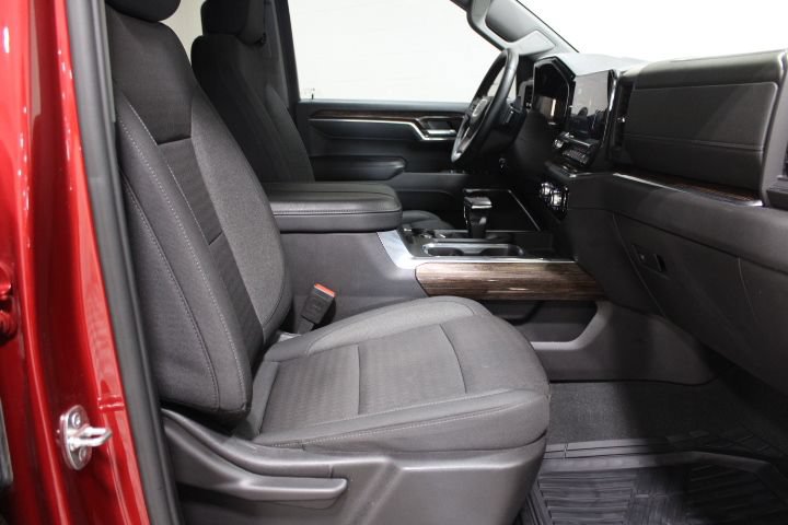 Used 2024 GMC Sierra 1500 Elevation w/ LPO, Elevation Black Package AWD/4WD image 27