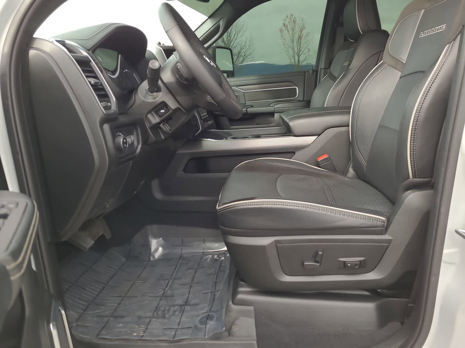 Used 2025 RAM 3500 Laramie w/ Night Edition AWD/4WD image 19