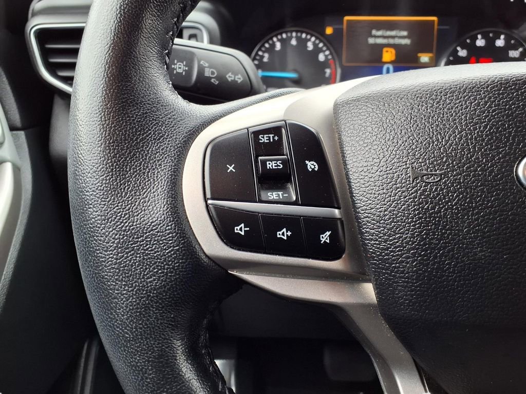 Used 2022 Ford Explorer XLT w/ Equipment Group 202A image 22