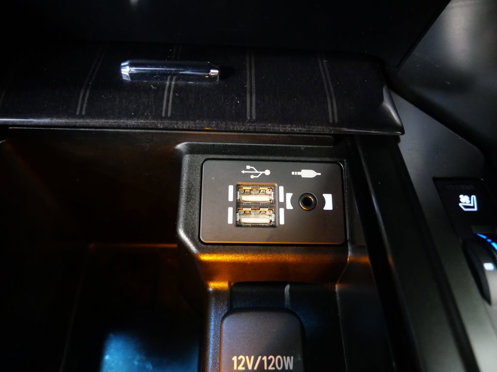 Certified 2023 Lexus GX 460 Luxury w/ Sport Design Package AWD/4WD image 28