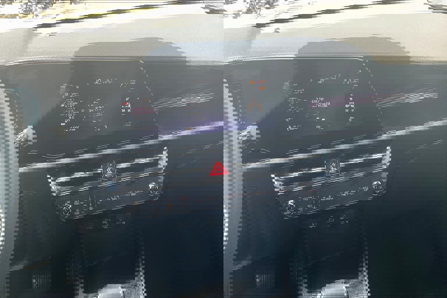 Used 2024 Kia Niro EX image 15