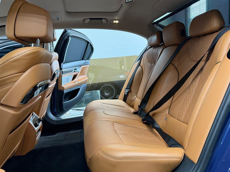Used 2018 BMW ALPINA B7 xDrive AWD/4WD image 14