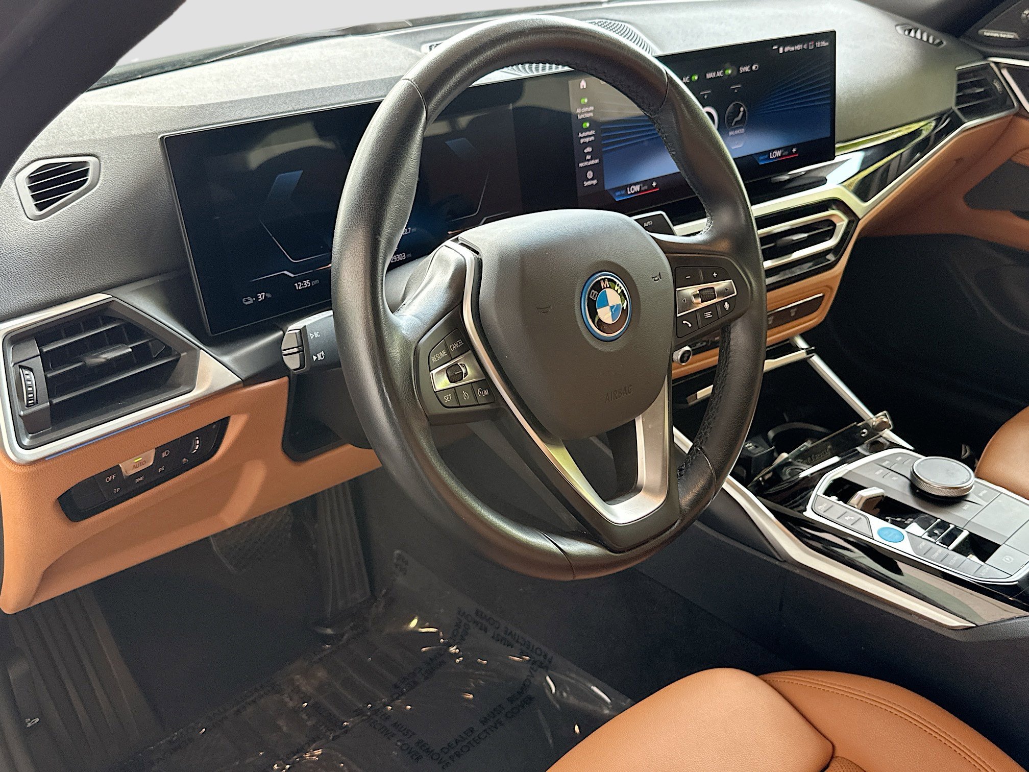 Used 2023 BMW i4 eDrive35 RWD image 9
