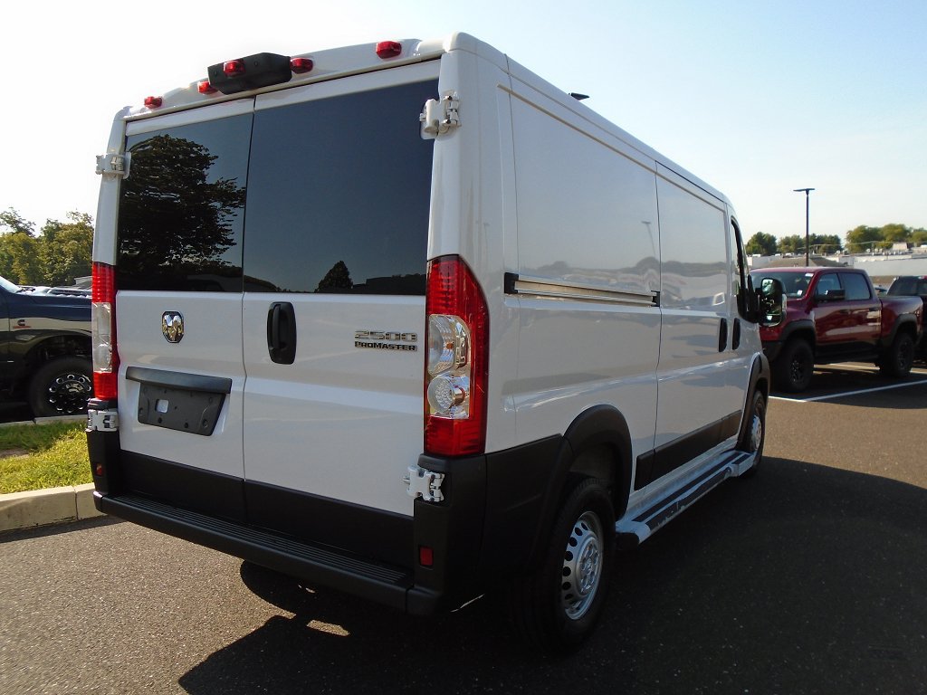 Used 2025 RAM ProMaster 2500 w/ U-Haul Equipment Group FWD image 3