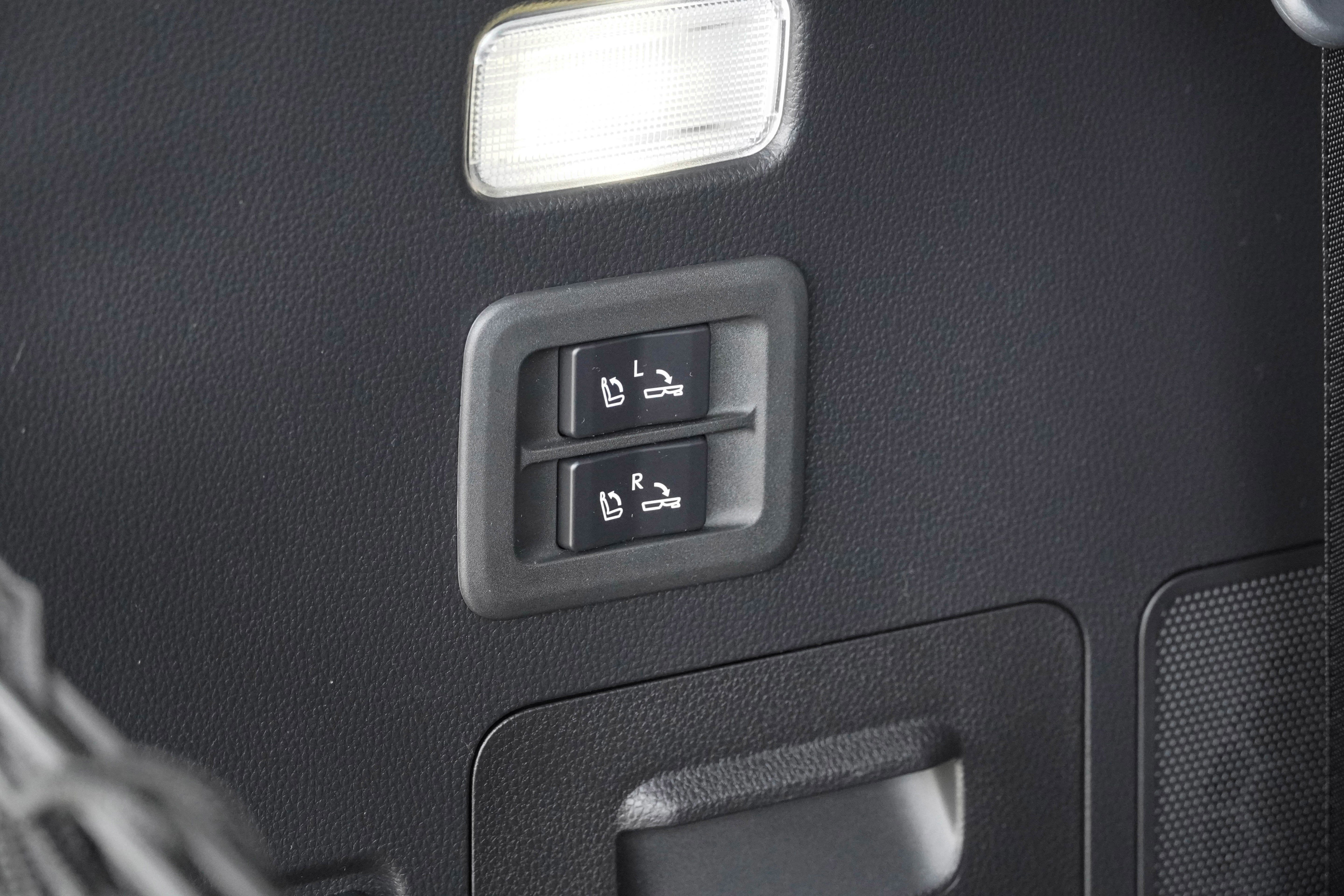 Used 2025 Lexus LX 600 4WD w/ Interior Upgrade Package image 41