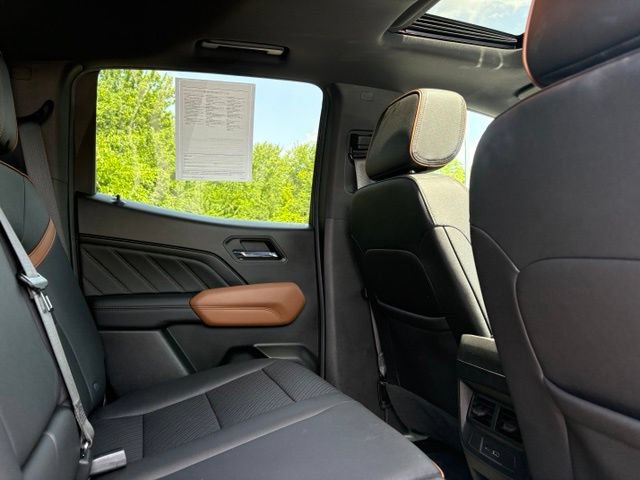 Used 2023 GMC Canyon AT4 w/ AT4 Premium Package AWD/4WD image 17