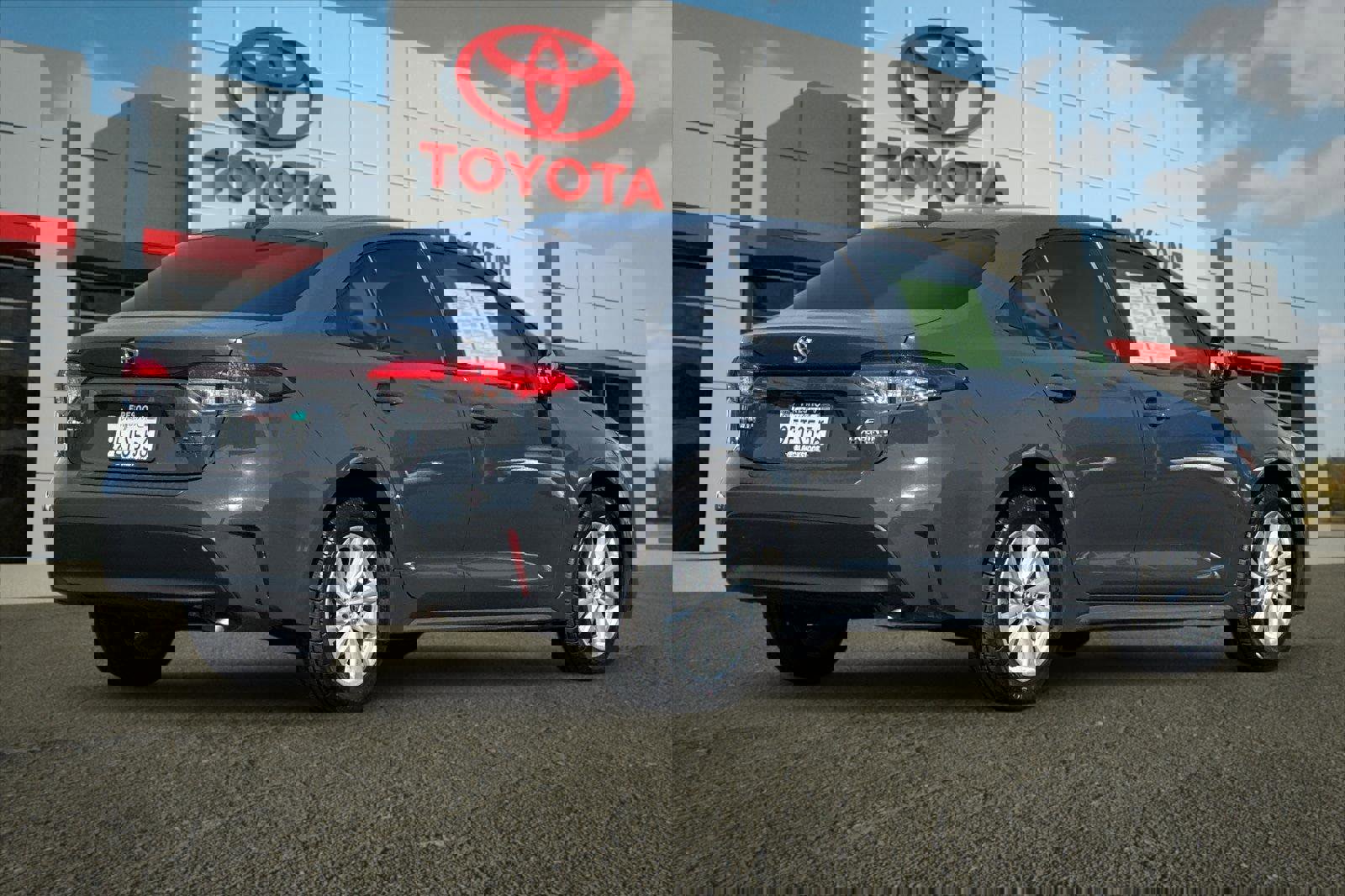 Certified 2023 Toyota Corolla LE w/ LE Convenience Package image 3