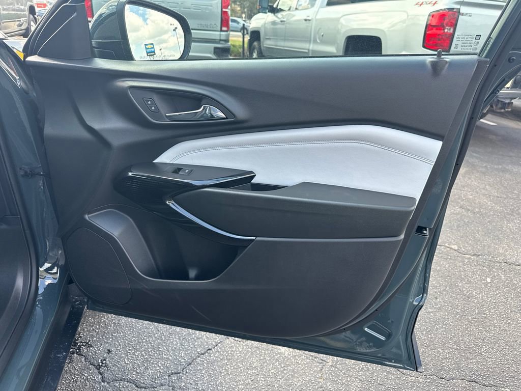 New 2026 Chevrolet Trax LT w/ Driver Confidence Package image 15