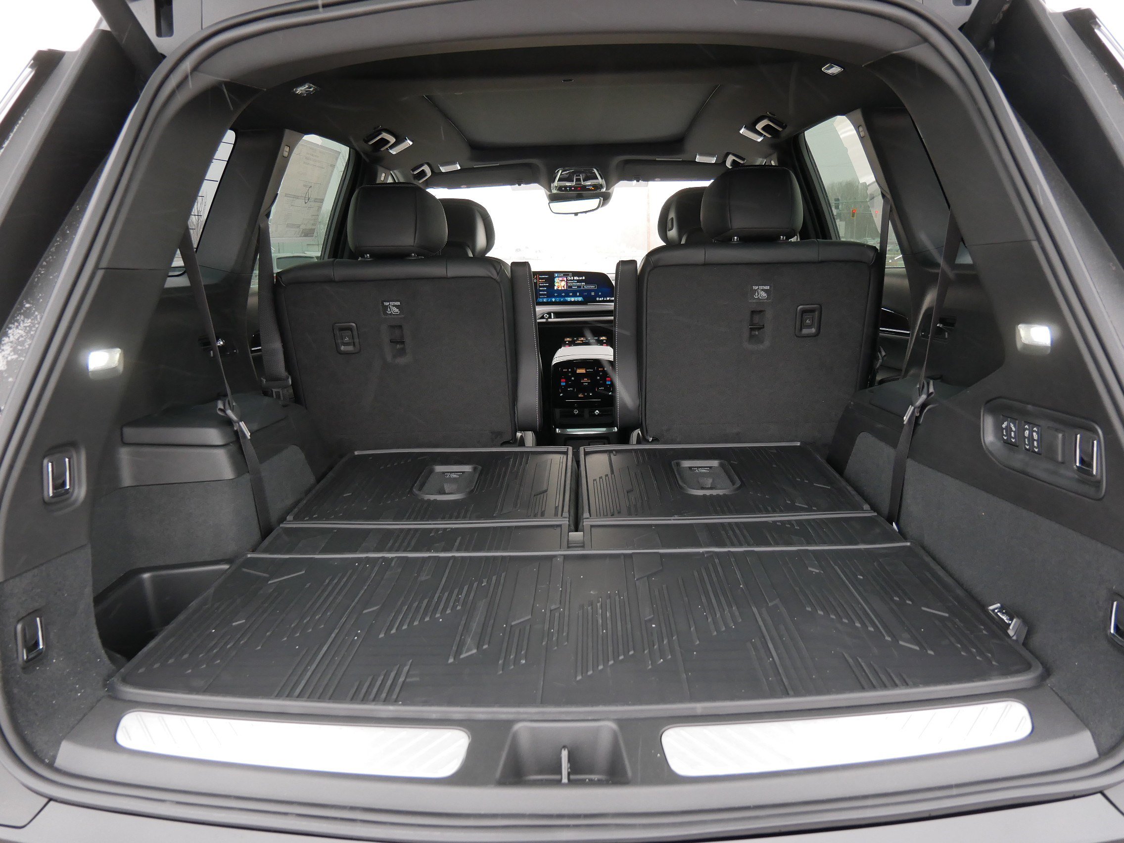 Used 2026 Cadillac Vistiq Luxury w/ LPO, Floor Liner Package AWD/4WD image 16