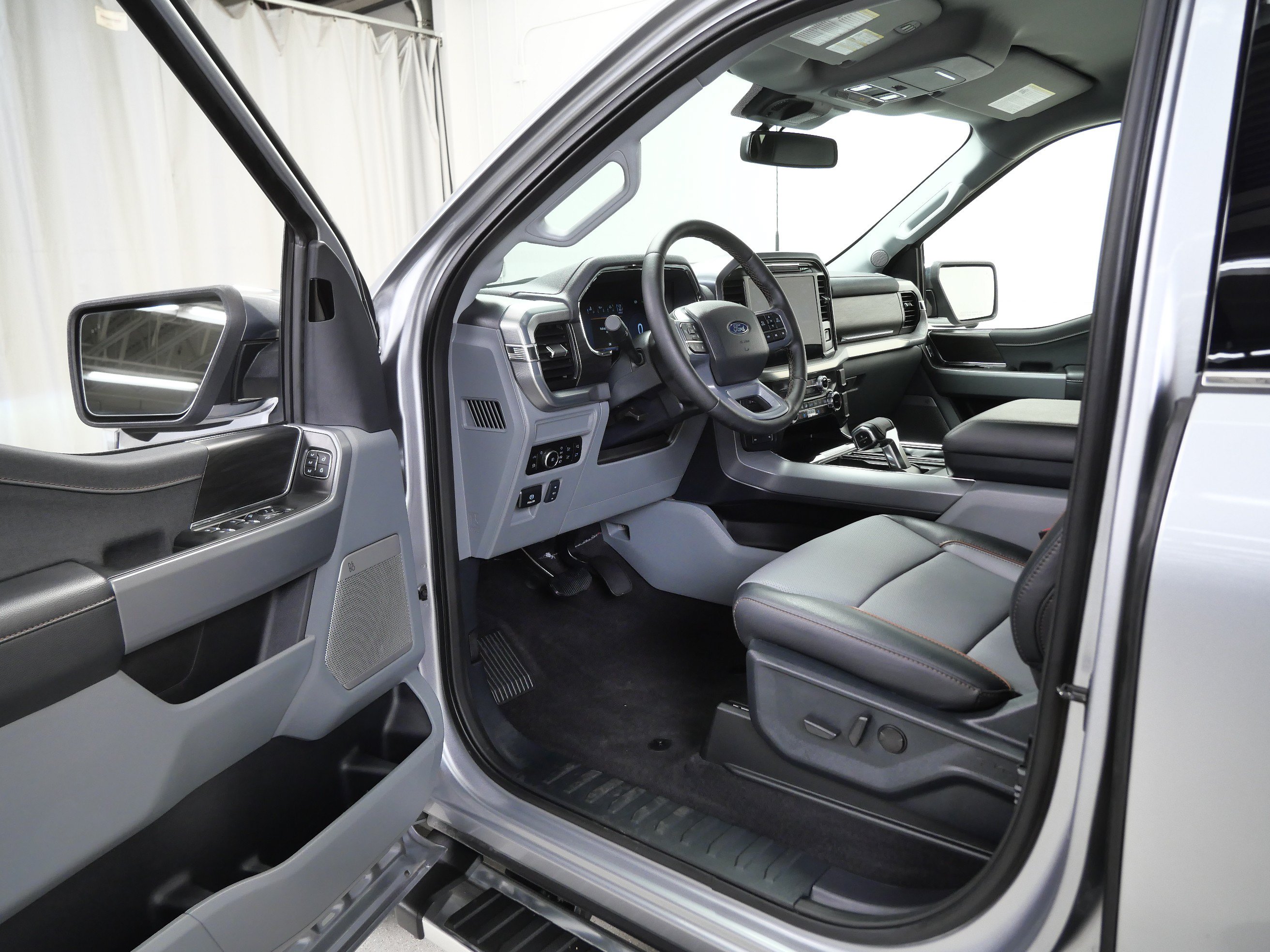 Used 2025 Ford F150 Lariat w/ Equipment Group 501A Mid AWD/4WD image 14