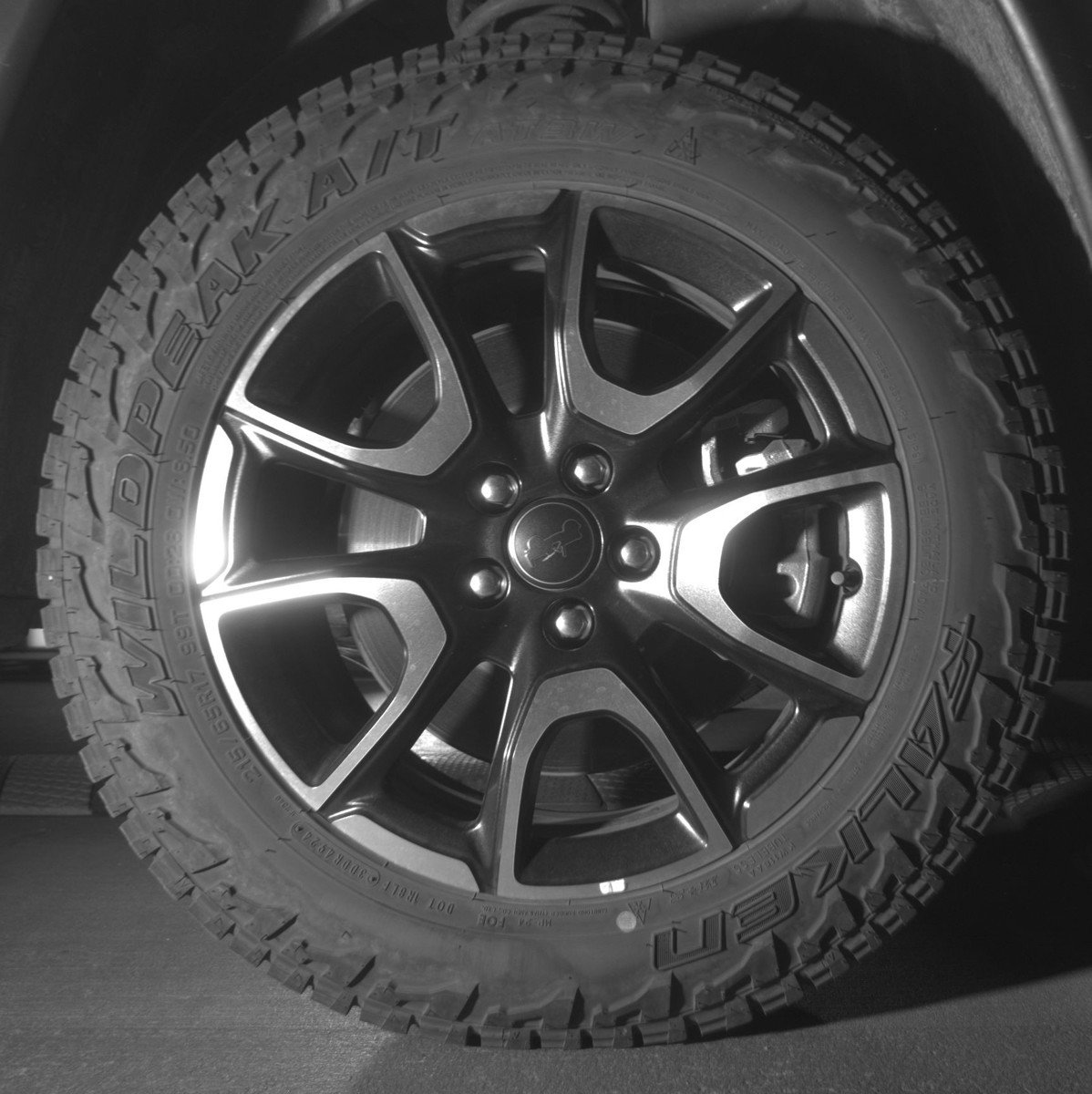Used 2025 Jeep Compass Trailhawk AWD/4WD image 13