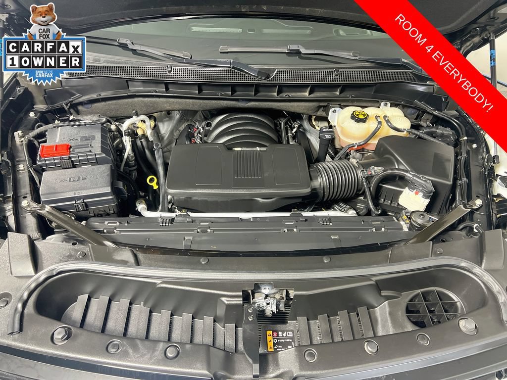 Used 2022 Chevrolet Suburban LT w/ Luxury Package RWD image 33