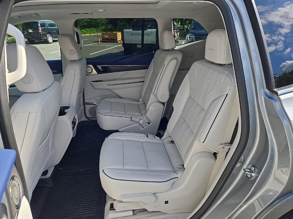 New 2026 Buick Enclave Avenir w/ Super Cruise Package AWD/4WD image 14