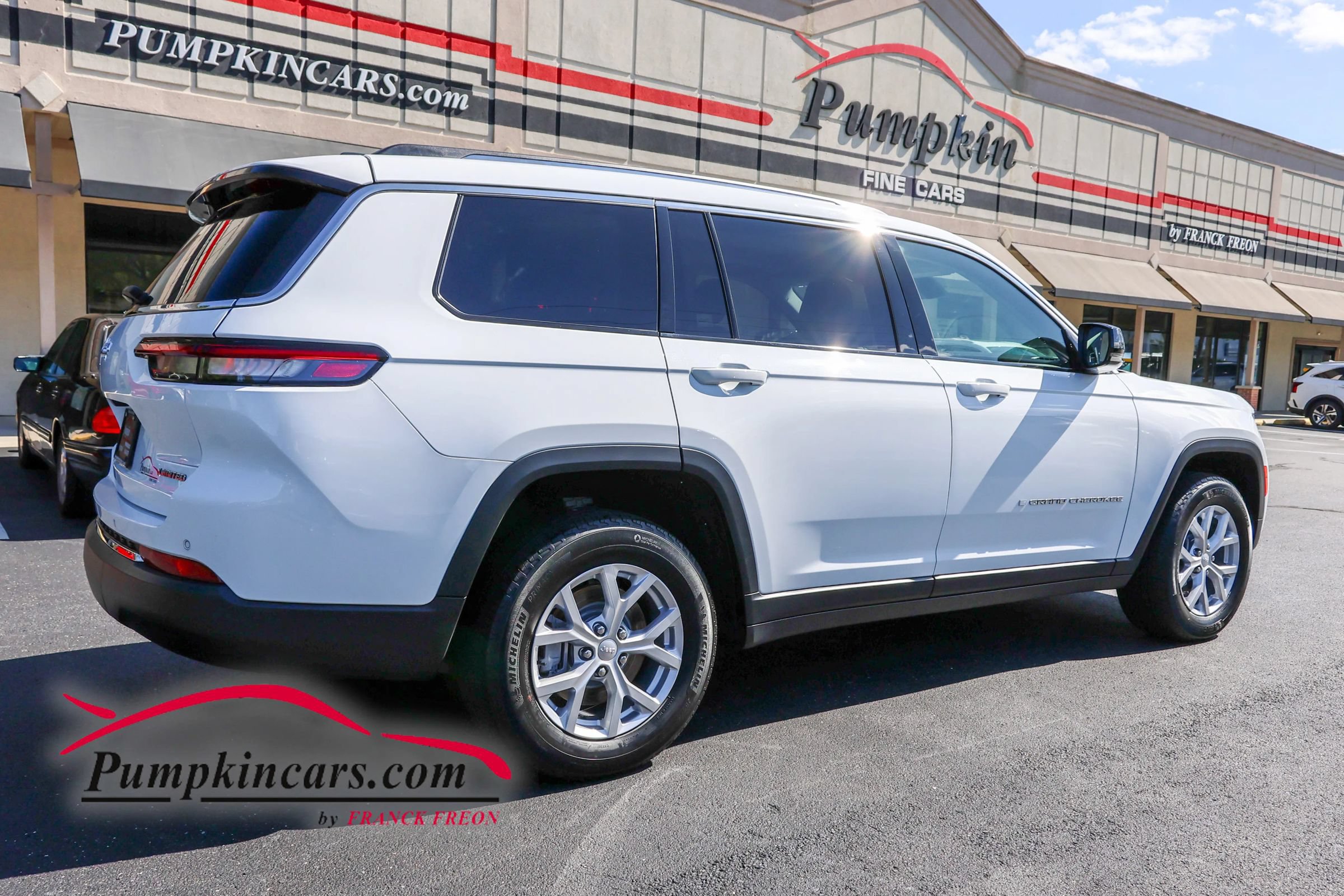 Used 2023 Jeep Grand Cherokee L Limited AWD/4WD image 3