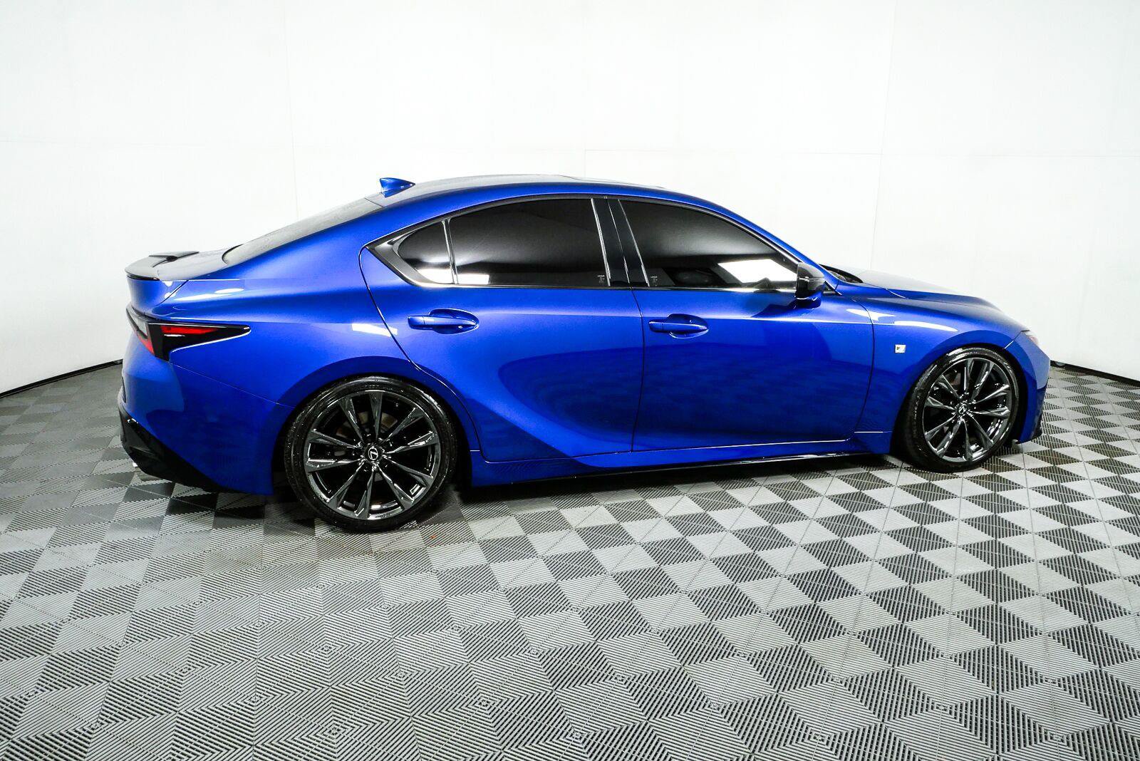 Used 2025 Lexus IS 350 F Sport RWD image 2