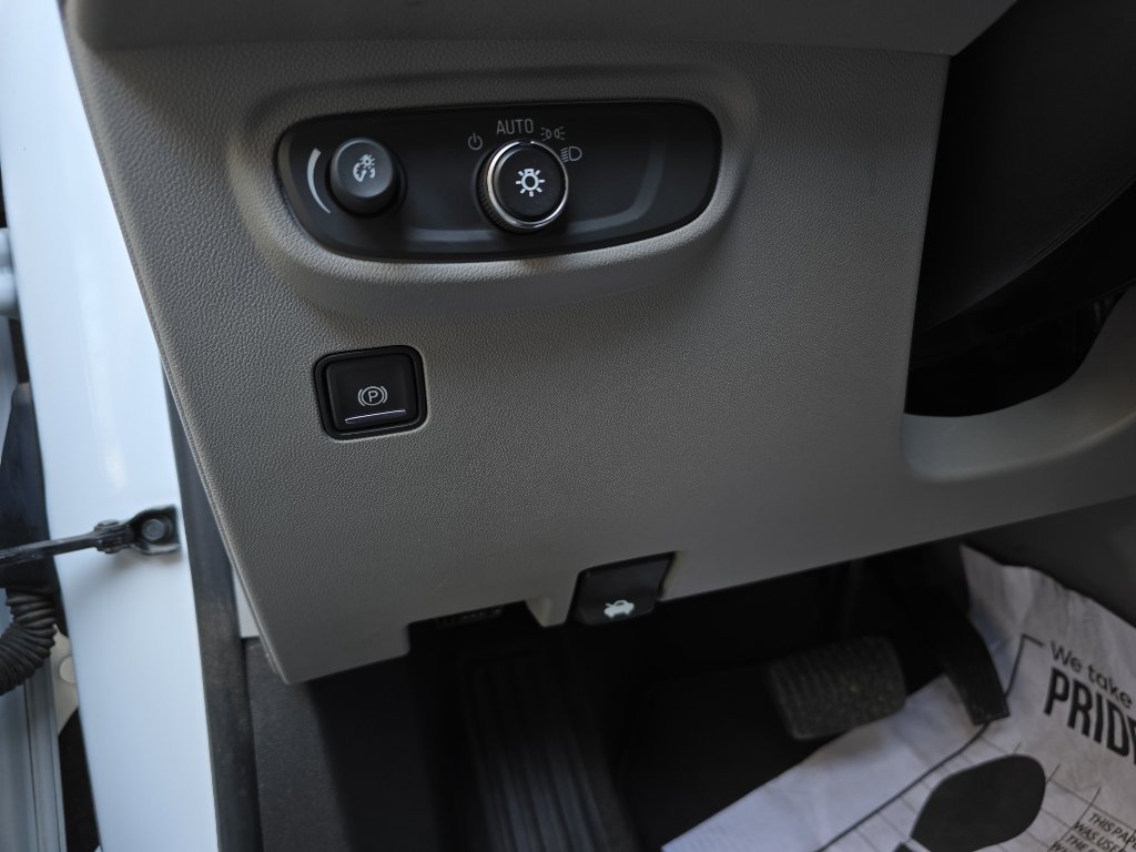 Used 2020 GMC Terrain SLE image 17