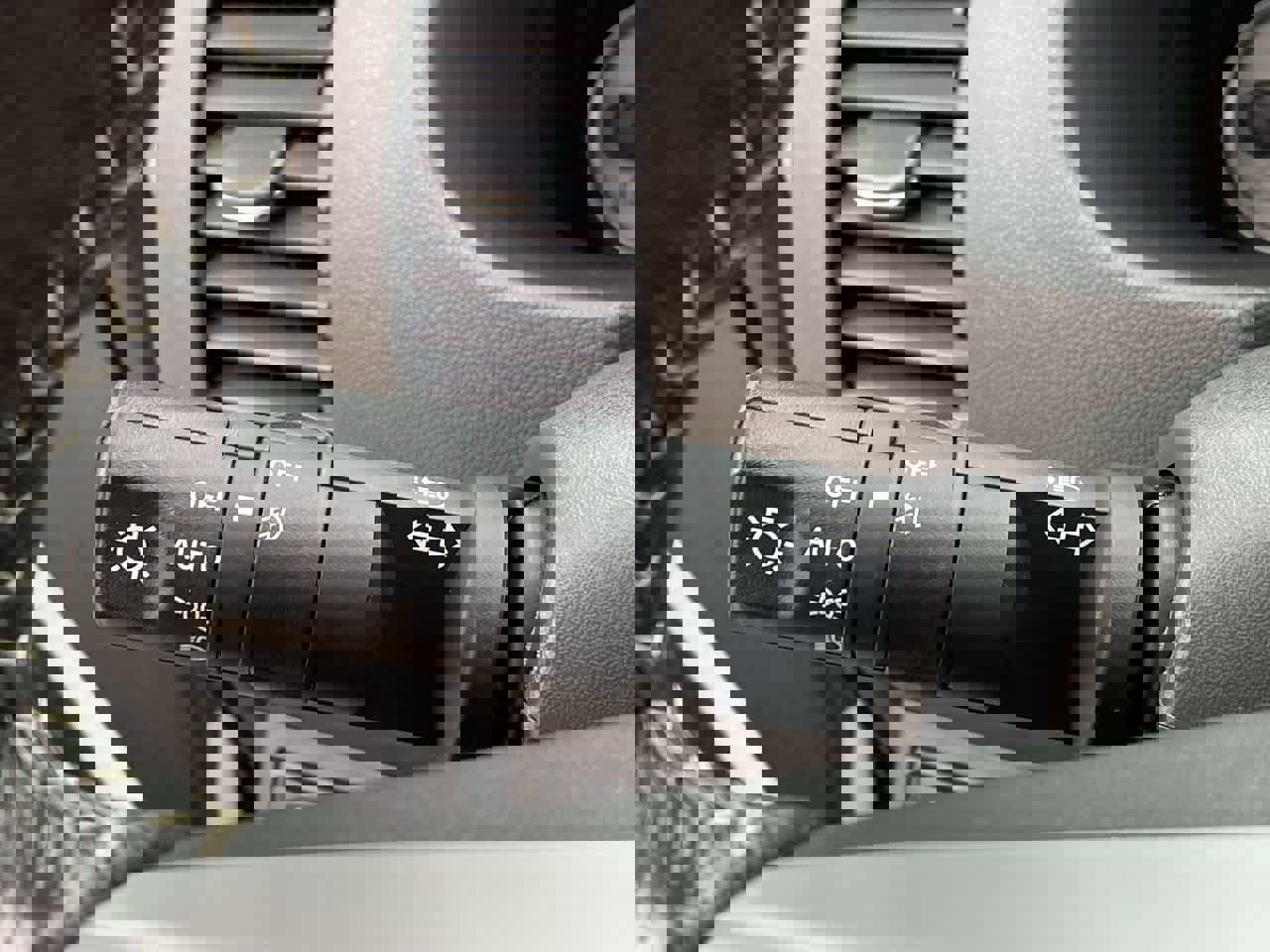 Used 2020 Nissan Frontier PRO-4X w/ Pro-4x Utility Package image 26