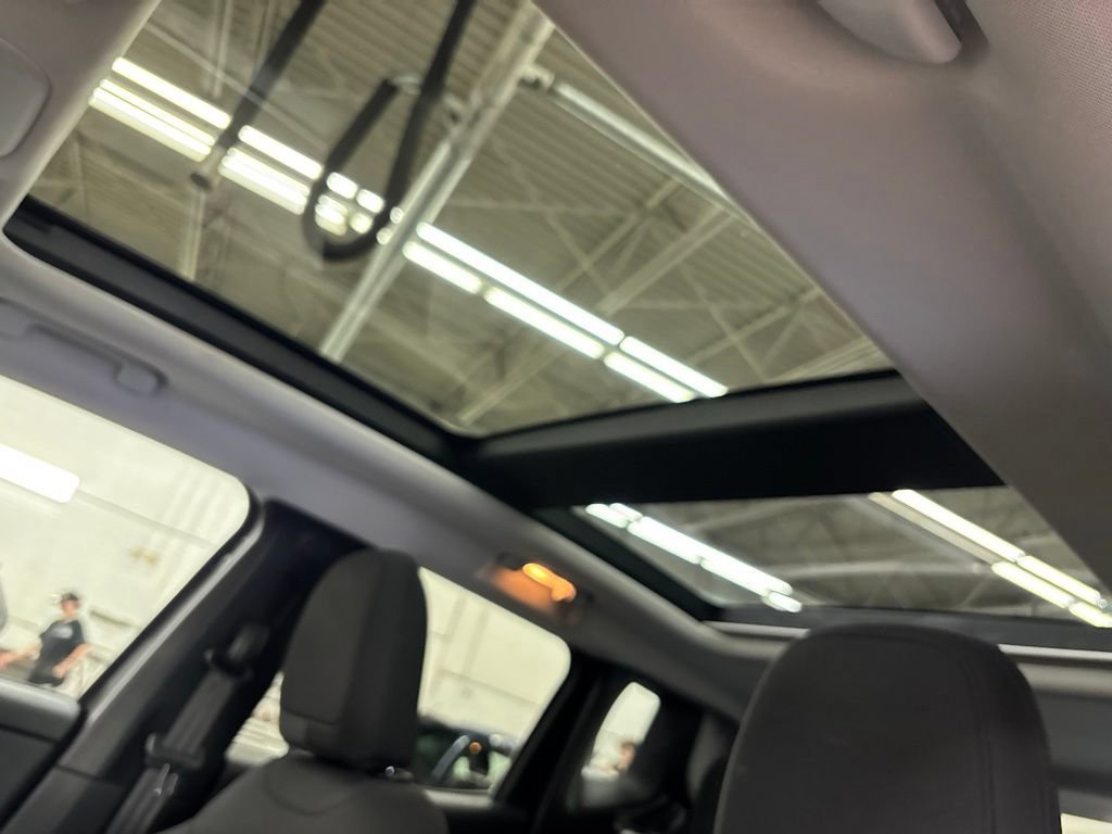 Used 2023 Jeep Renegade Latitude w/ Sun/Sound Group AWD/4WD image 19