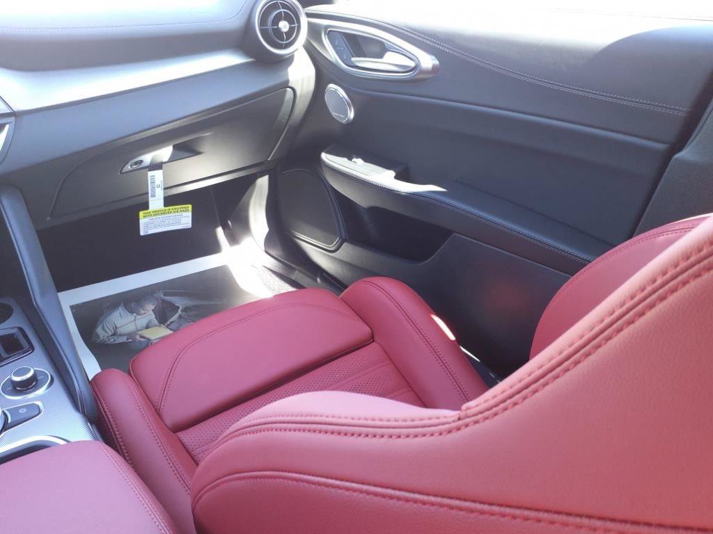 New 2025 Alfa Romeo Giulia RWD image 25
