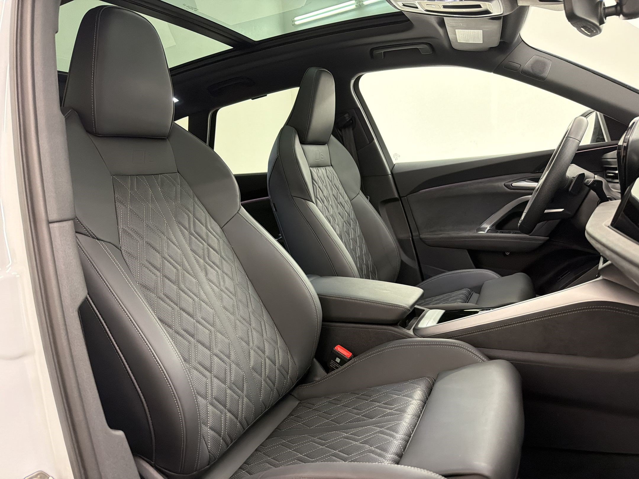 Certified 2025 Audi SQ5 Premium Plus w/ Premium Plus Package AWD/4WD image 19