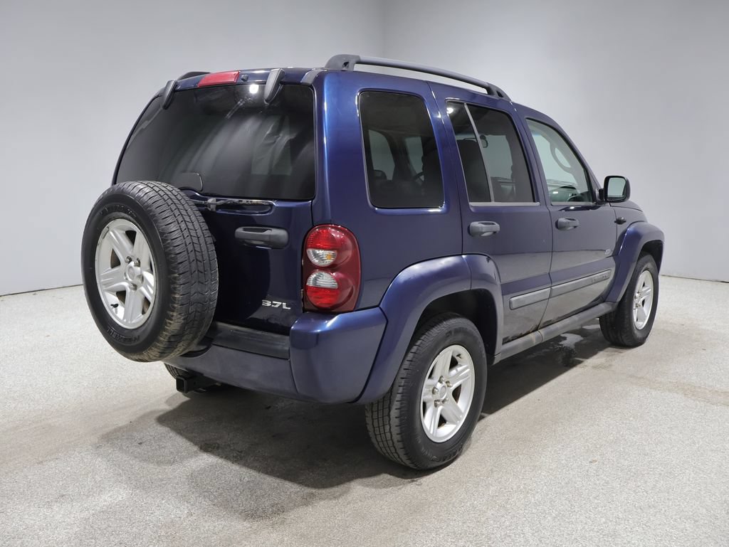 Used 2007 Jeep Liberty Sport AWD/4WD image 2