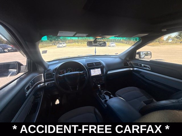 Used 2017 Ford Explorer XLT w/ Equipment Group 202A FWD image 28