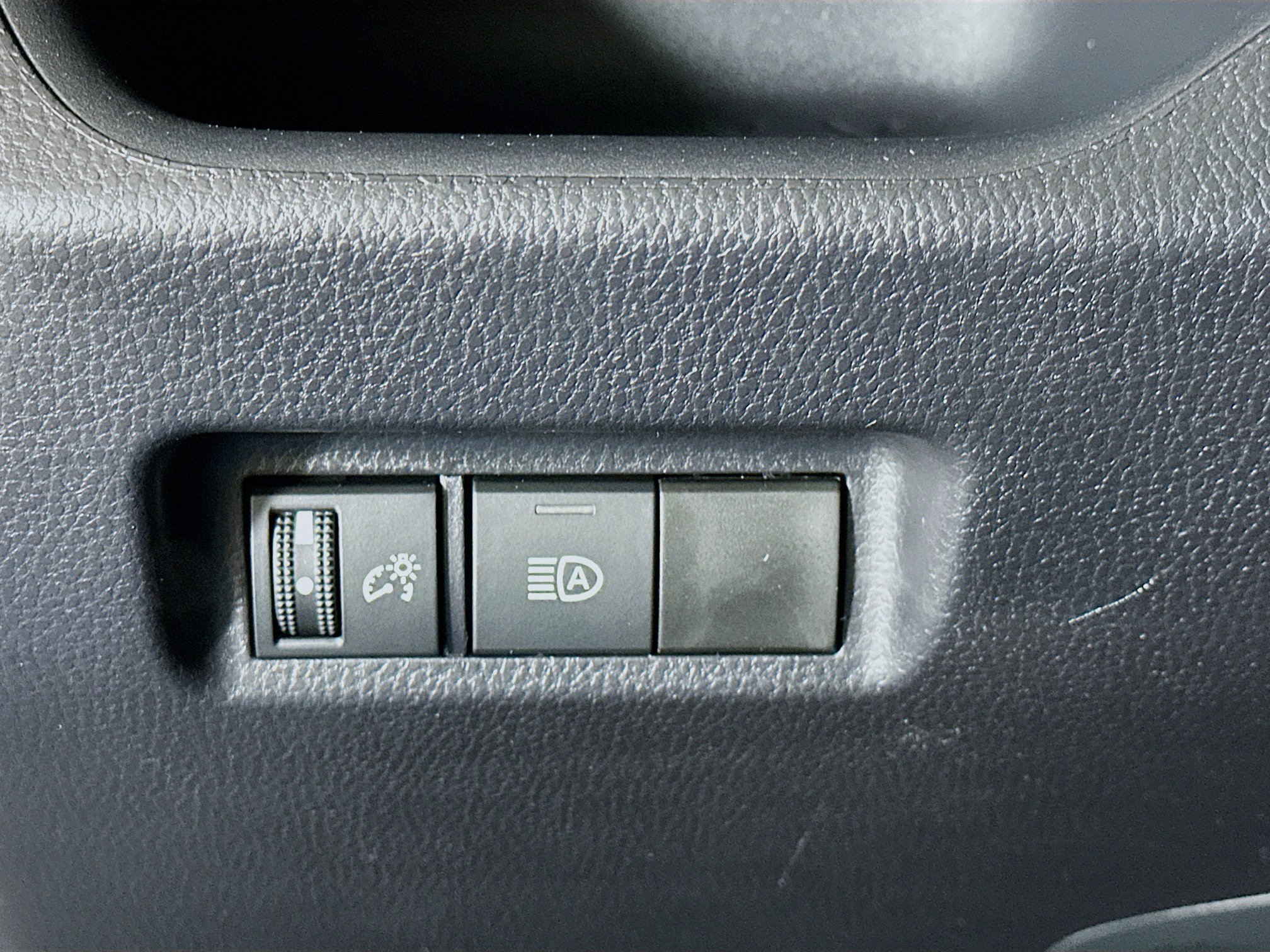 Used 2025 Toyota RAV4 LE image 16