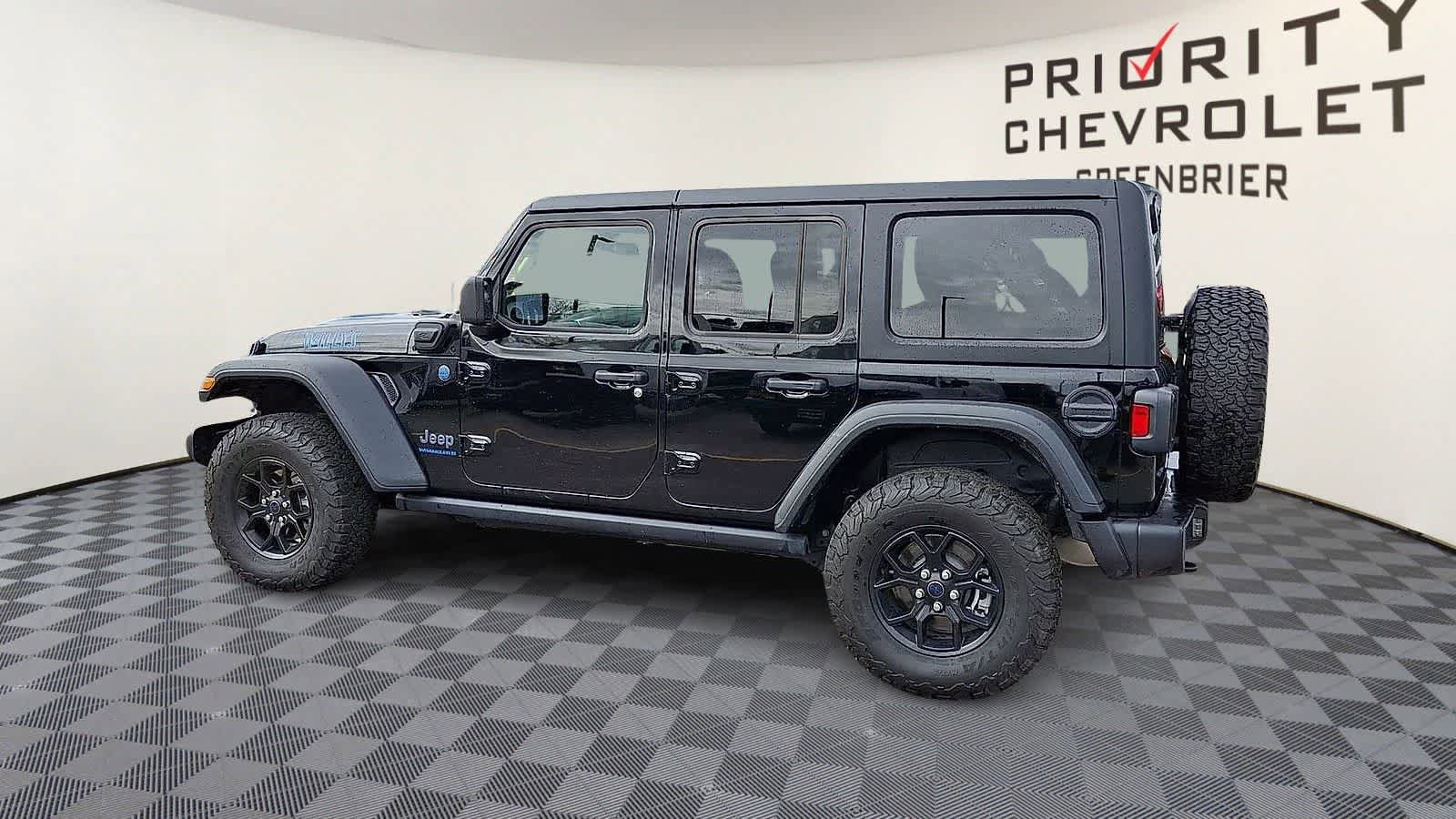 Used 2025 Jeep Wrangler Willys image 6
