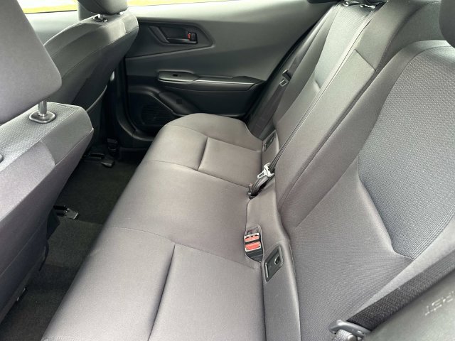 Used 2025 Toyota Prius LE FWD image 32
