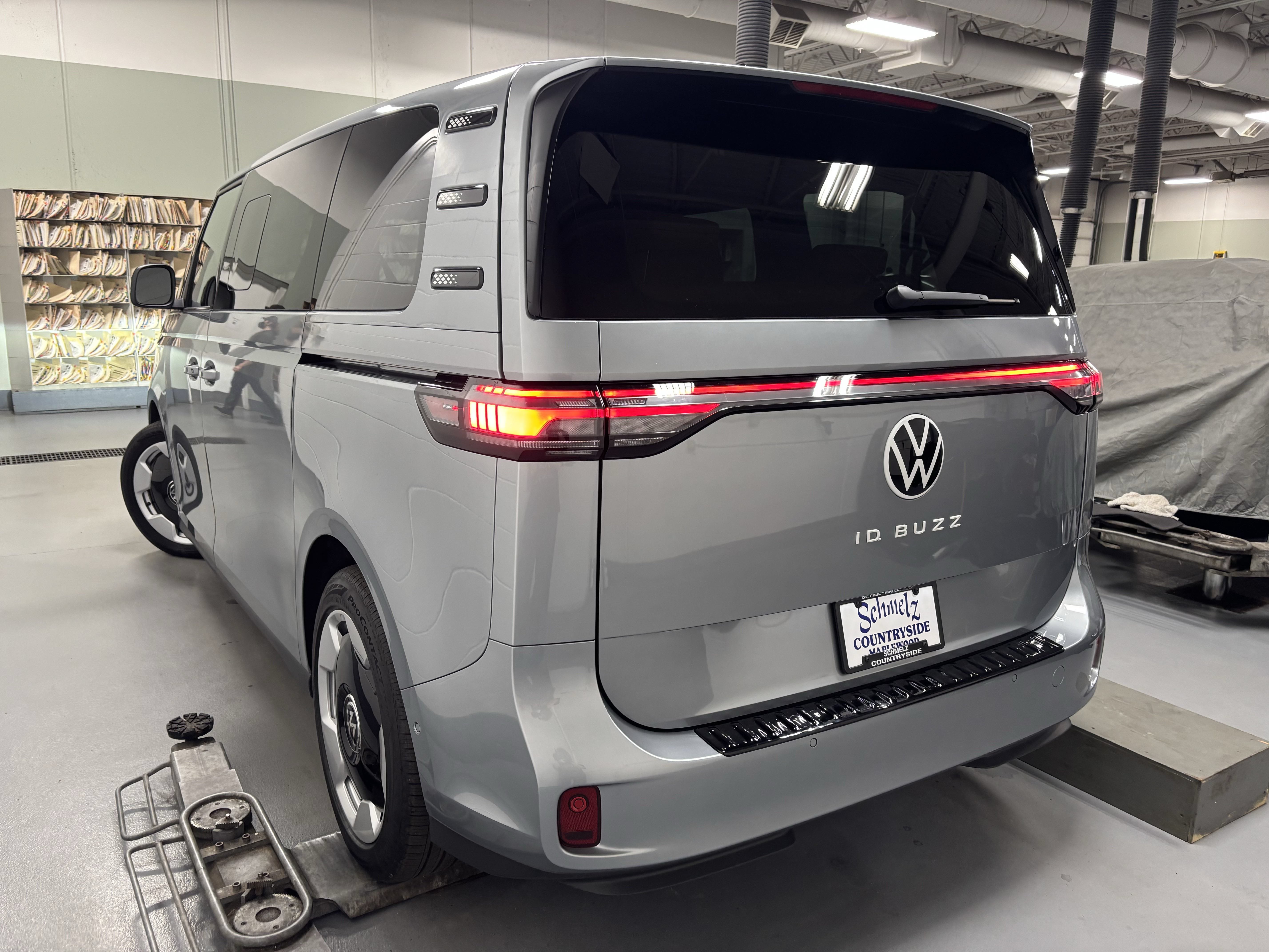 New 2025 Volkswagen ID. Buzz Pro S RWD image 9