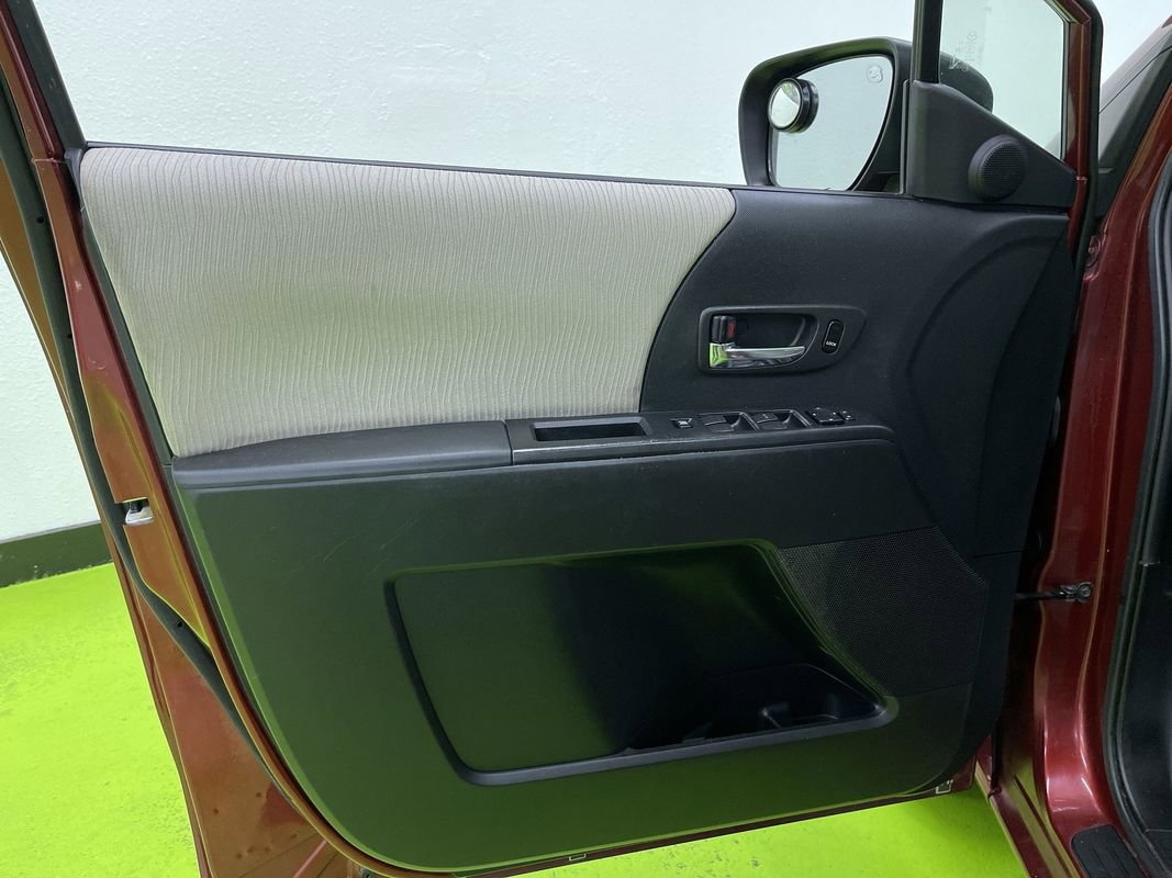 Used 2010 MAZDA MAZDA5 Sport image 15