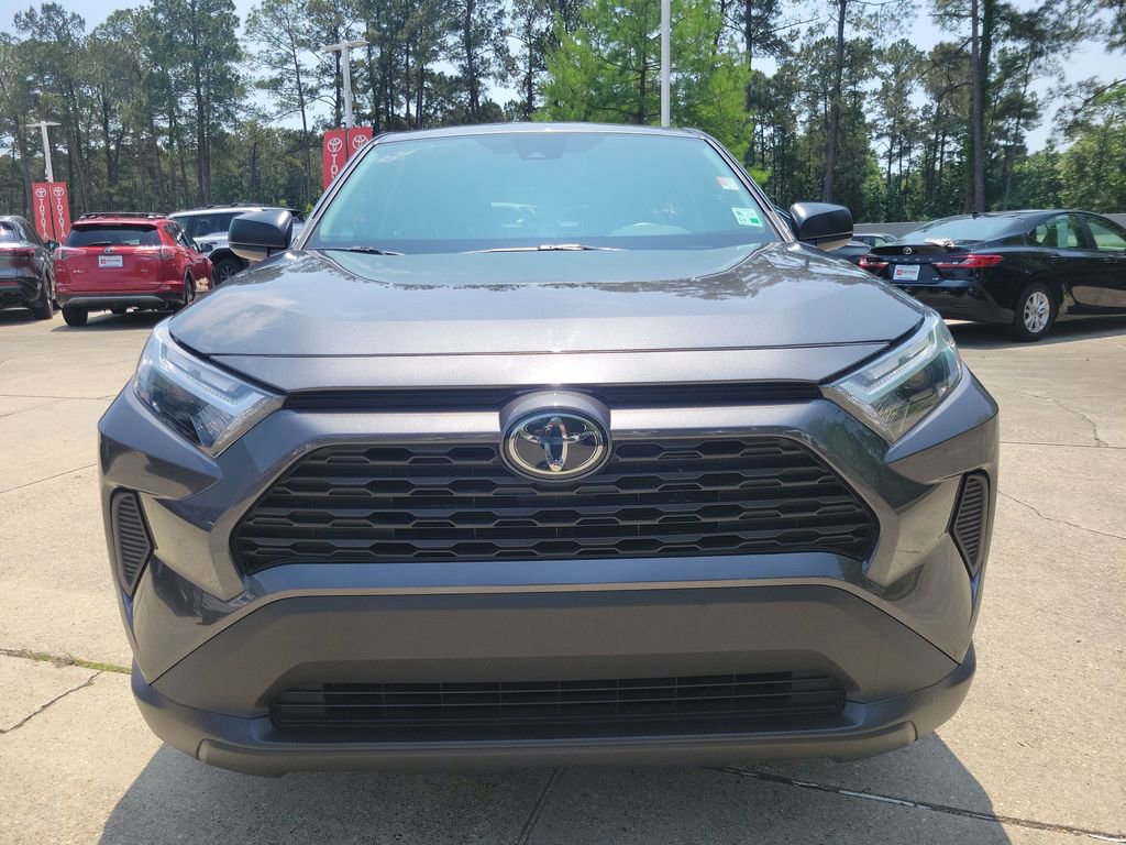 Used 2023 Toyota RAV4 LE FWD image 4