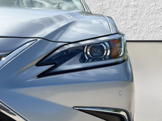 Used 2024 Lexus ES 350 w/ Premium Package image 9