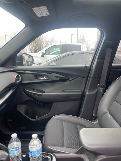 Used 2023 Chevrolet TrailBlazer RS w/ Sun and Liftgate Package image 11