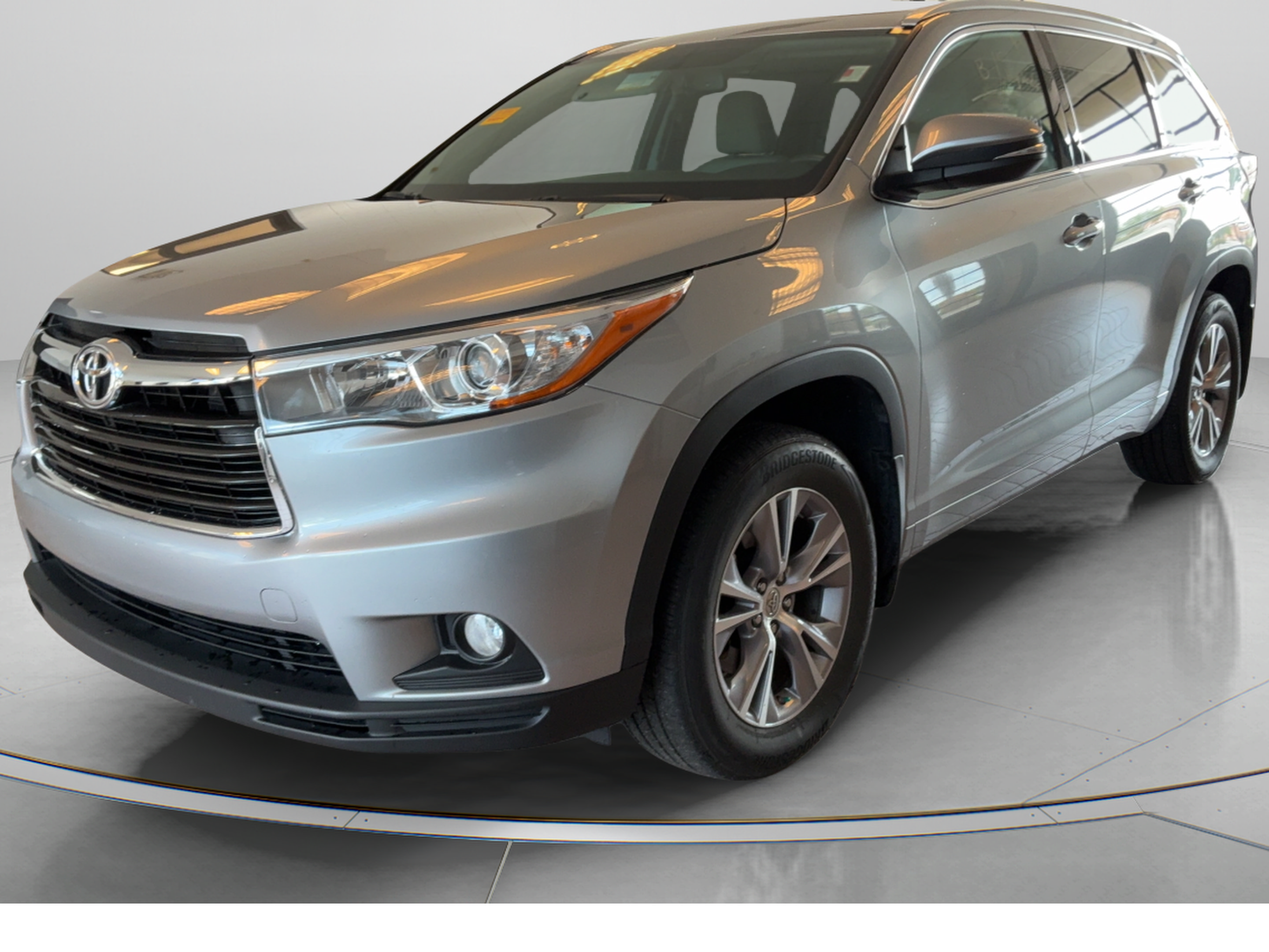 Used 2015 Toyota Highlander XLE AWD/4WD image 1