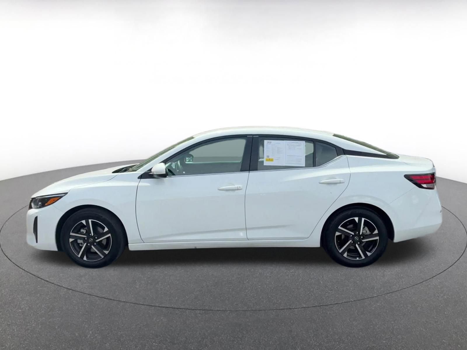 Used 2025 Nissan Sentra SV image 9