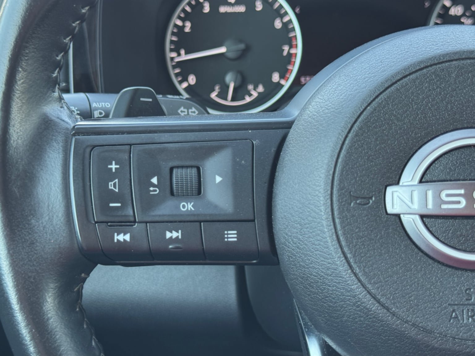 Used 2024 Nissan Pathfinder SV FWD image 22