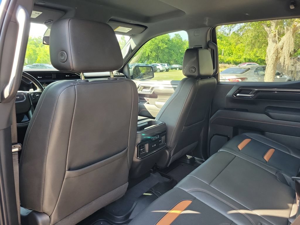 Used 2022 GMC Sierra 1500 AT4 w/ AT4 Preferred Package AWD/4WD image 12