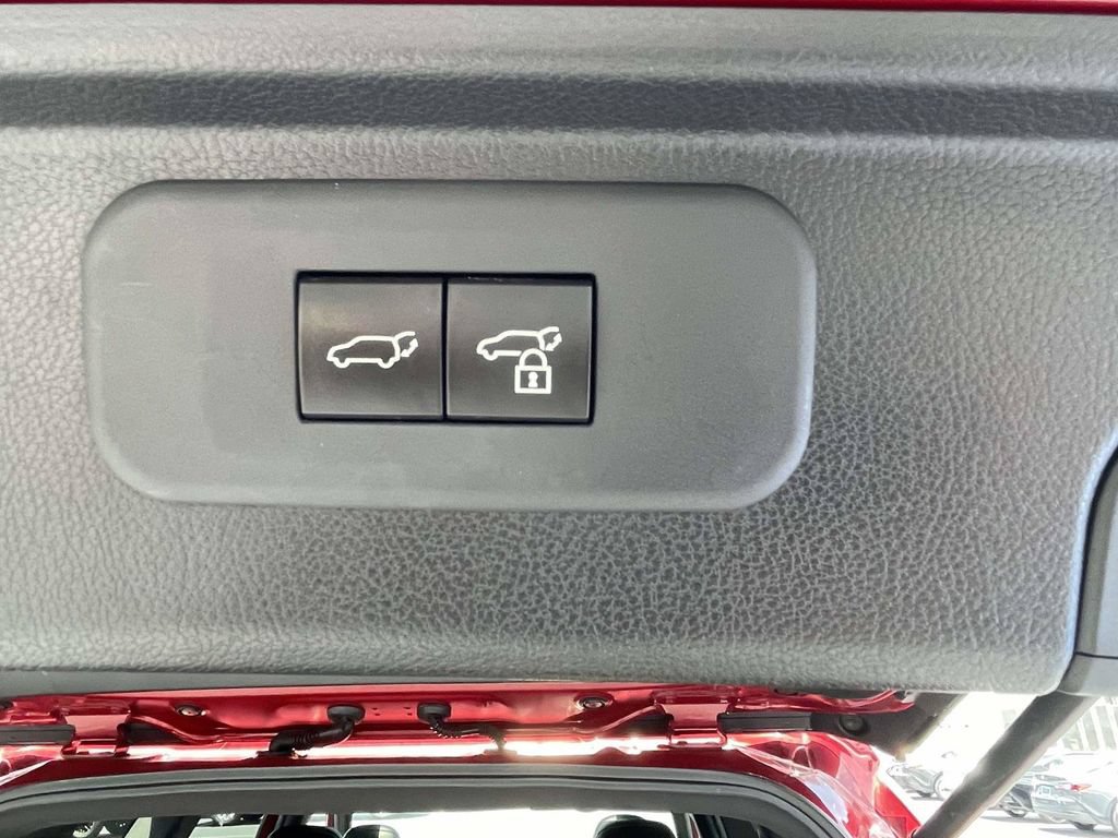 Used 2024 Toyota Grand Highlander AWD Hybrid image 12