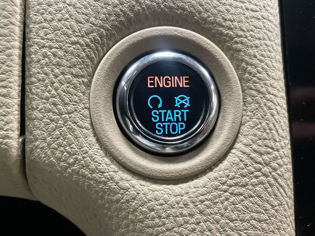 Used 2017 Ford Taurus Limited AWD/4WD image 17