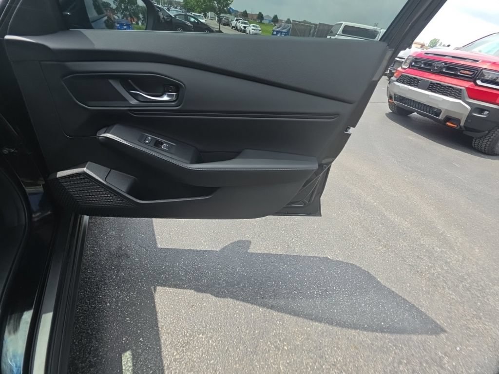 Used 2024 Honda Accord Sport image 32
