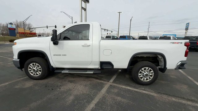 Used 2024 Chevrolet Silverado 2500 LT AWD/4WD image 5
