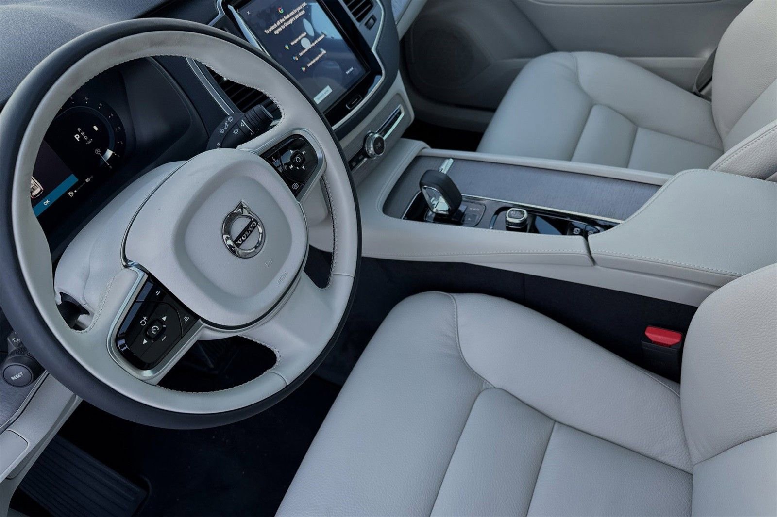 Certified 2025 Volvo XC90 B6 Core w/ Climate Package image 12