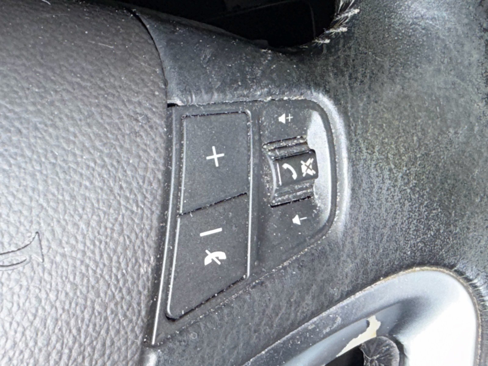 Used 2015 Chevrolet Captiva Sport LS FWD image 24