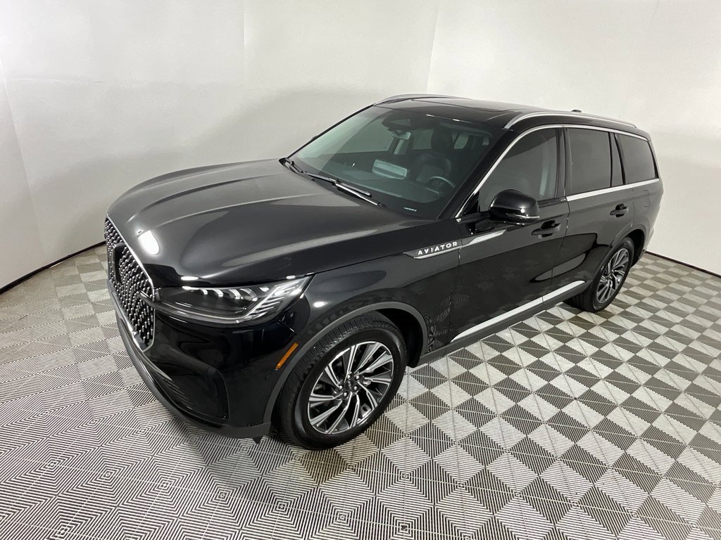 Used 2025 Lincoln Aviator AWD image 9