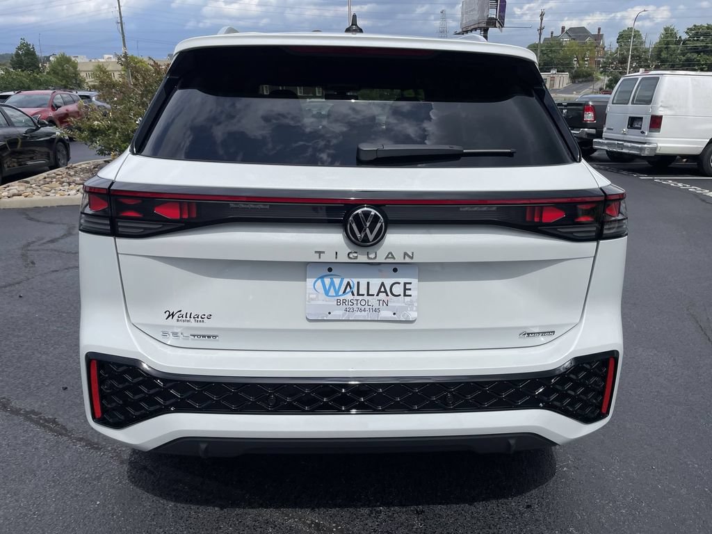 Certified 2026 Volkswagen Tiguan SEL R-Line AWD/4WD image 5