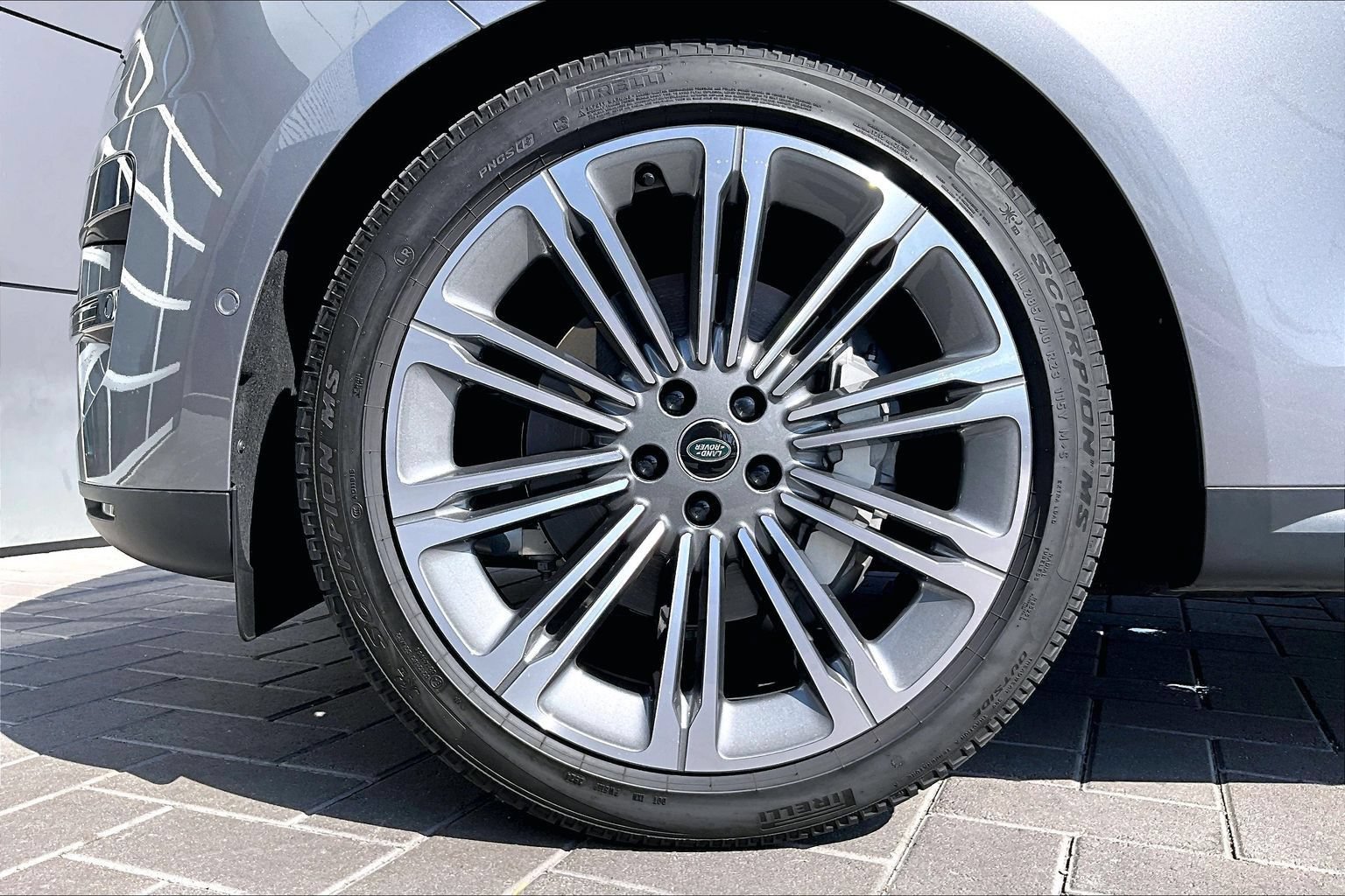 Certified 2025 Land Rover Range Rover Sport SE AWD/4WD image 8