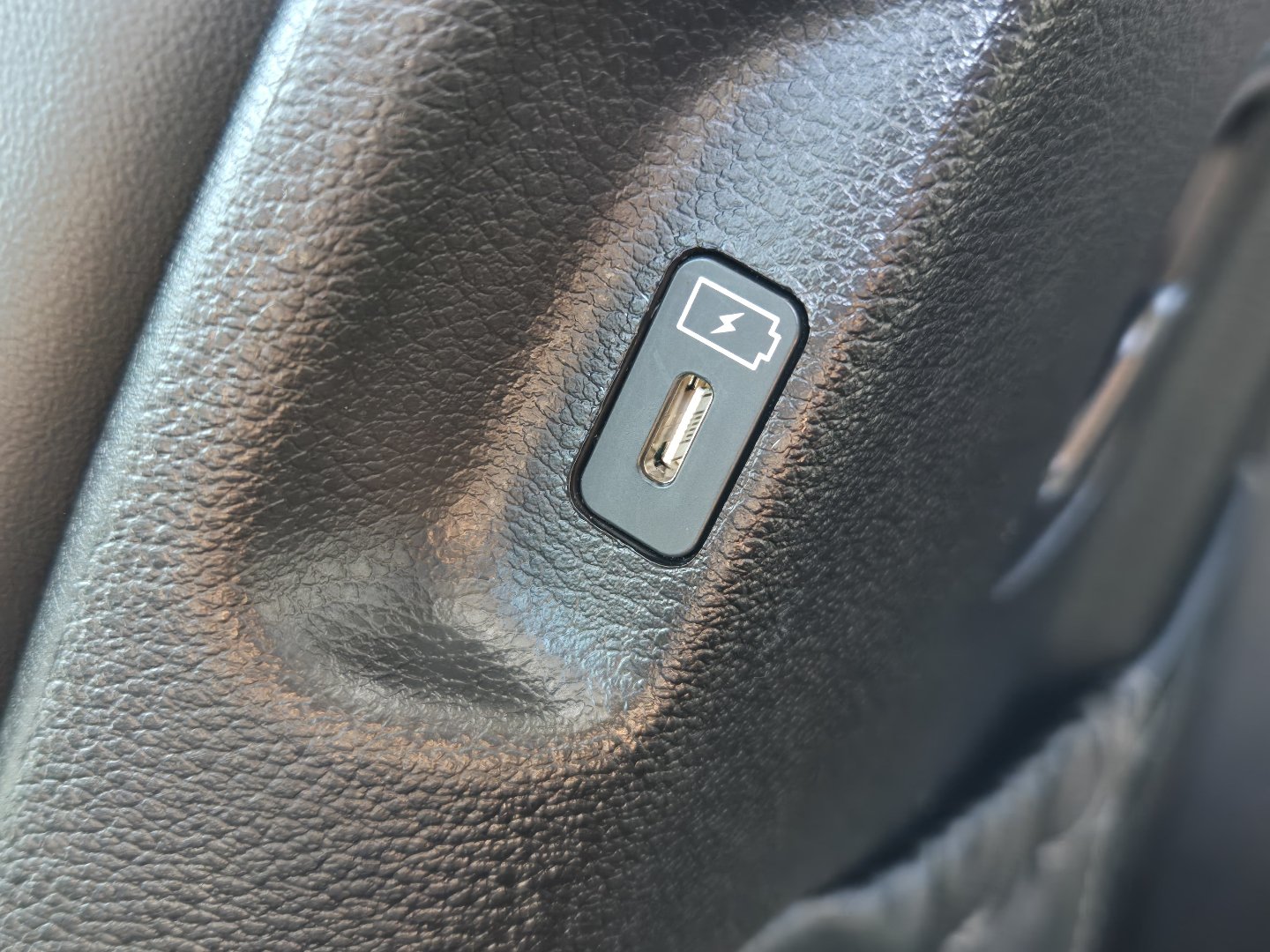 Used 2025 Kia Telluride S AWD/4WD image 36